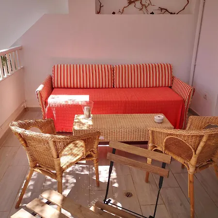 Lägenhet Comfortable Cleo With Large Terrace *