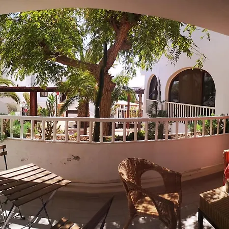 Lägenhet Comfortable Cleo With Large Terrace *