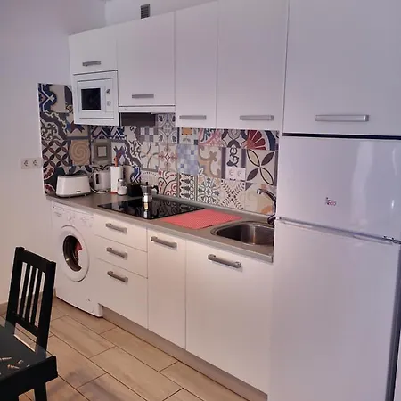 Comfortable Cleo With Large Terrace *