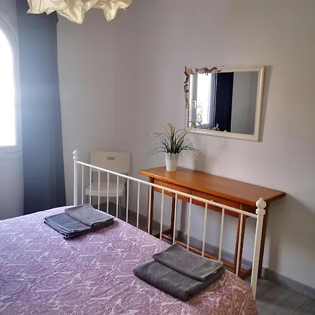 Lägenhet Comfortable Cleo With Large Terrace