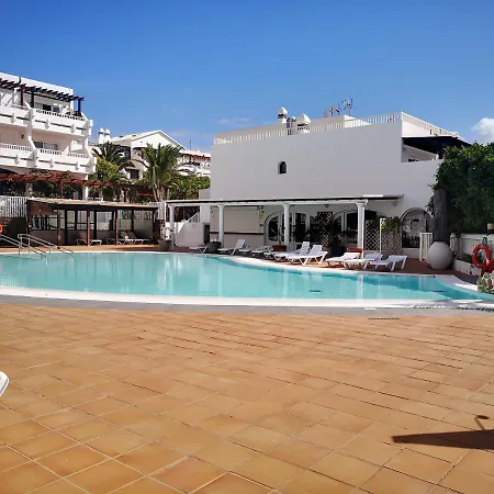 Comfortable Cleo With Large Terrace