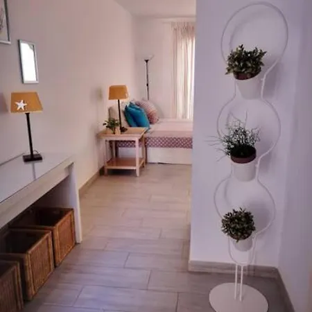 Lägenhet Comfortable Cleo With Large Terrace *