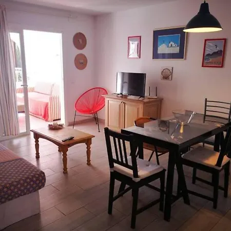 Comfortable Cleo With Large Terrace Апартаменты