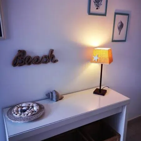 Comfortable Cleo With Large Terrace Апартаменты